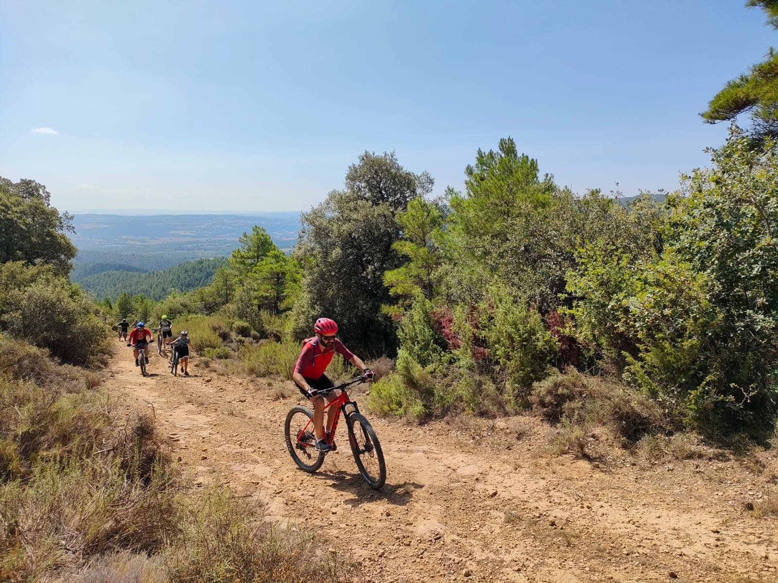 Víctor en bici BTT en Solsona - Pantano de Sant Ponç